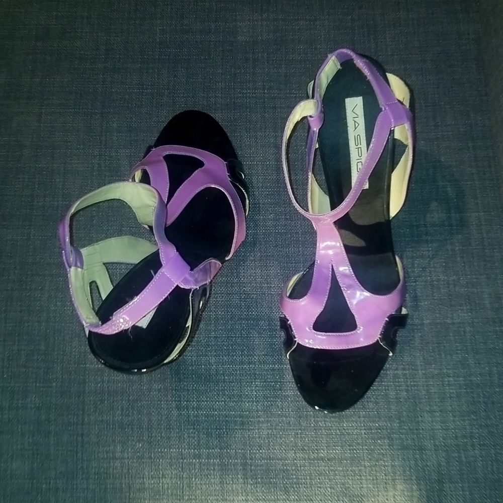 NWOB Via Spiga Purple & Black Strappy Heel - Sz 10